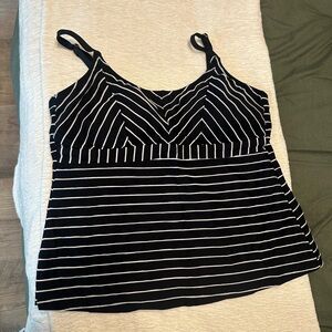 Elegant Black and White Striped Swim Tankini Top. Sz. Large. Worn once.